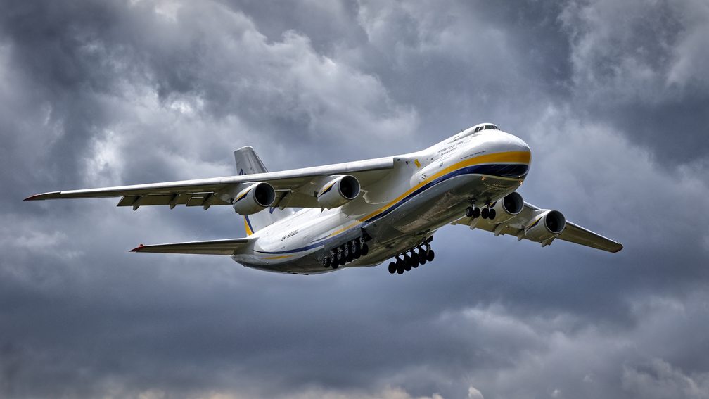 UR-82009_01.JPG